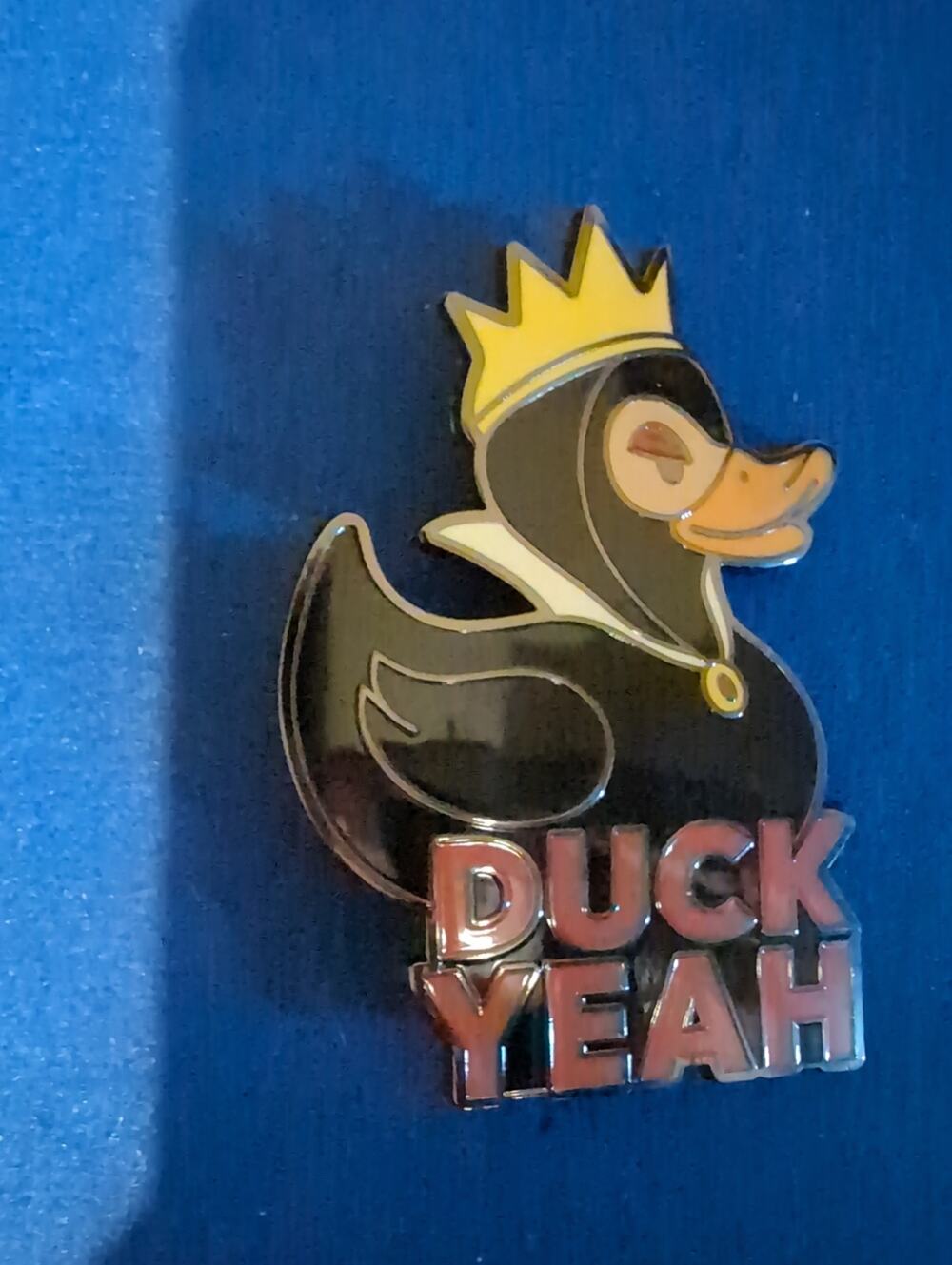 "Duck Yeah" featuring evil queen duck Le 200 fantasy disney pin